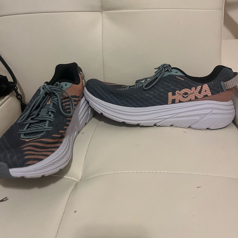 Womens HOKA one one, size 10